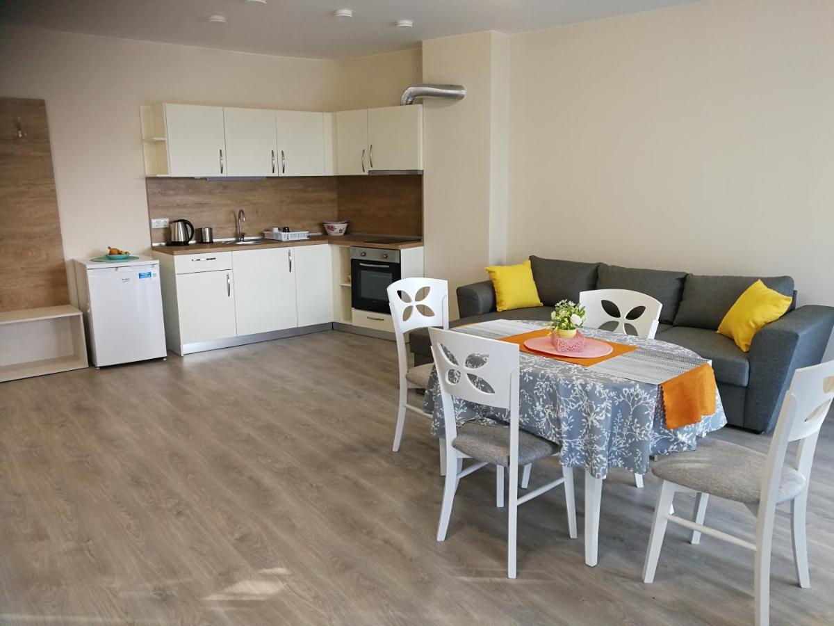 Donchevi Apartments Primorsko Eksteriør bilde