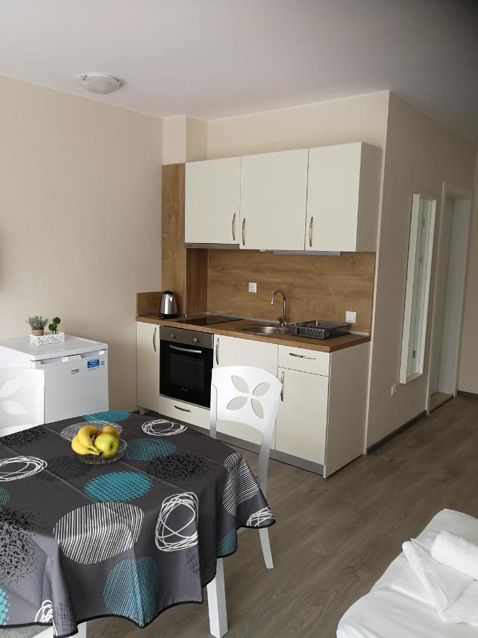 Donchevi Apartments Primorsko Eksteriør bilde