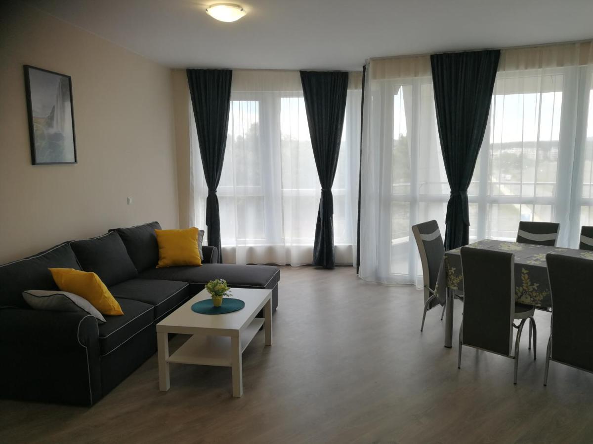Donchevi Apartments Primorsko Eksteriør bilde