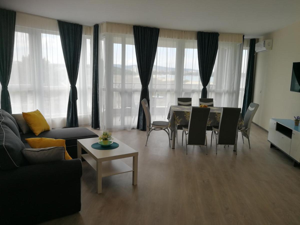 Donchevi Apartments Primorsko Eksteriør bilde