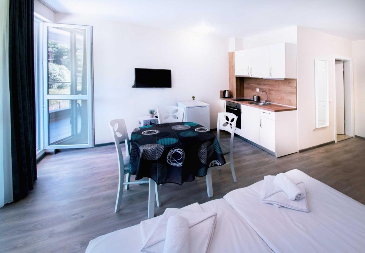 Donchevi Apartments Primorsko Eksteriør bilde